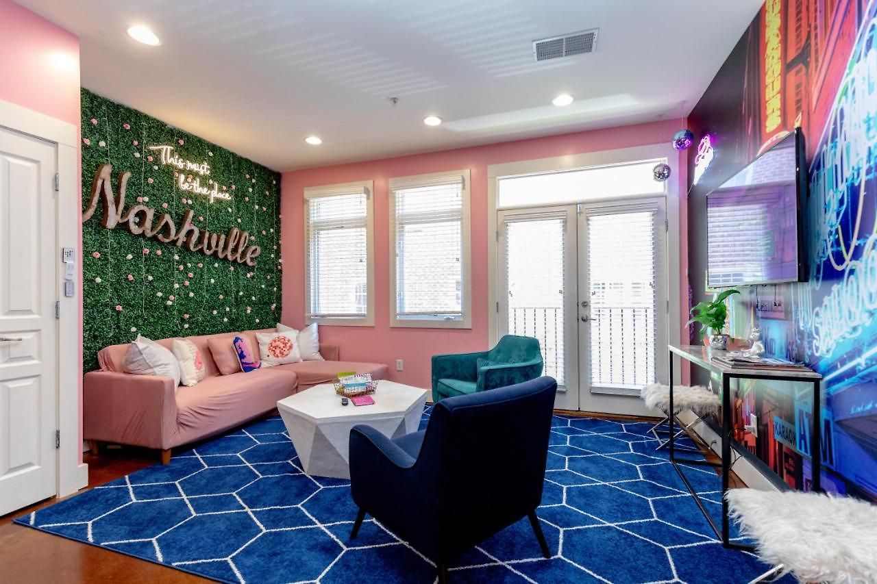 Apartment Spacious 3-story West End | Free Garage Parking For 2 | Walk To Vanderbilt & Music Row