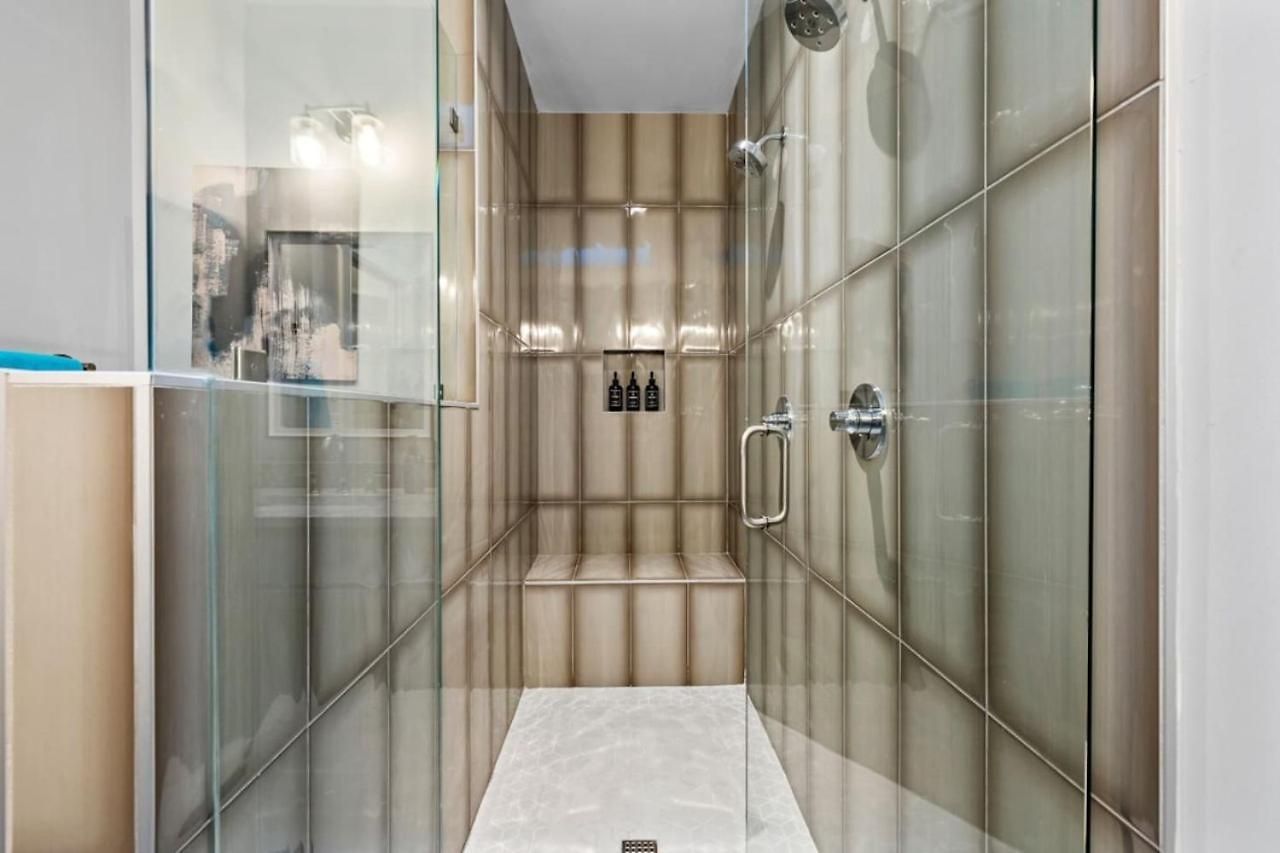 Heights Townhome With Free Parking & 3 Baths Apartment