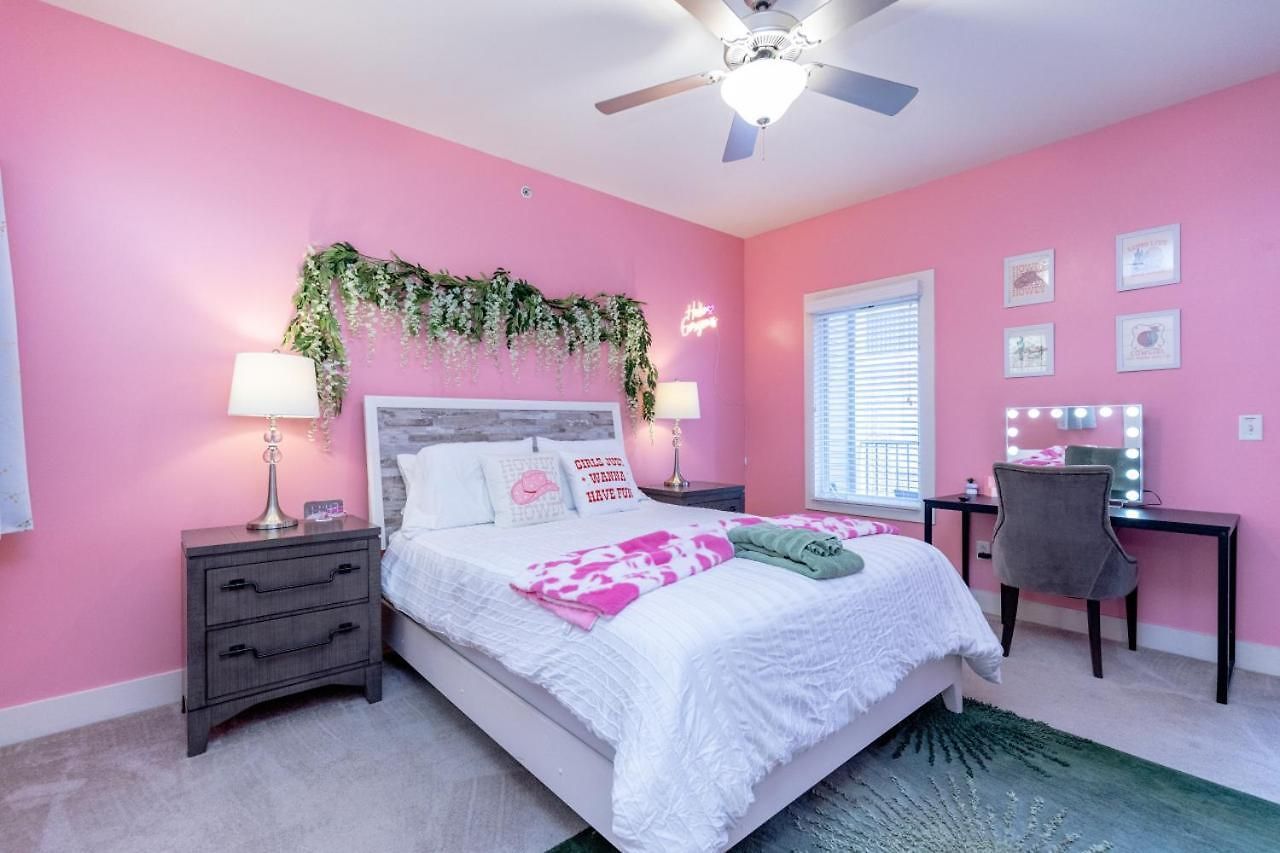 Apartment Spacious 3-story West End | Free Garage Parking For 2 | Walk To Vanderbilt & Music Row