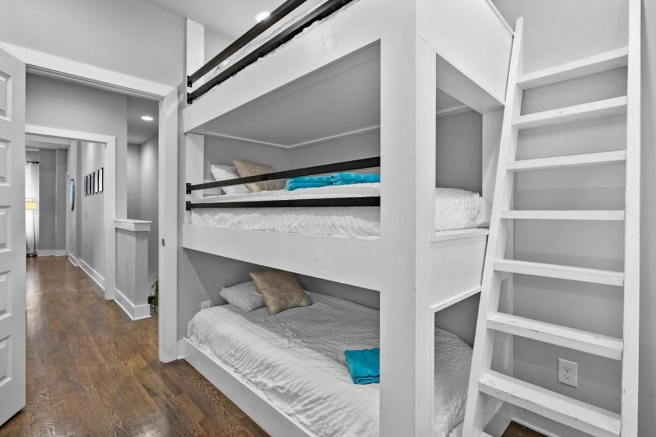 Heights Townhome With Free Parking & 3 Baths * Nashville