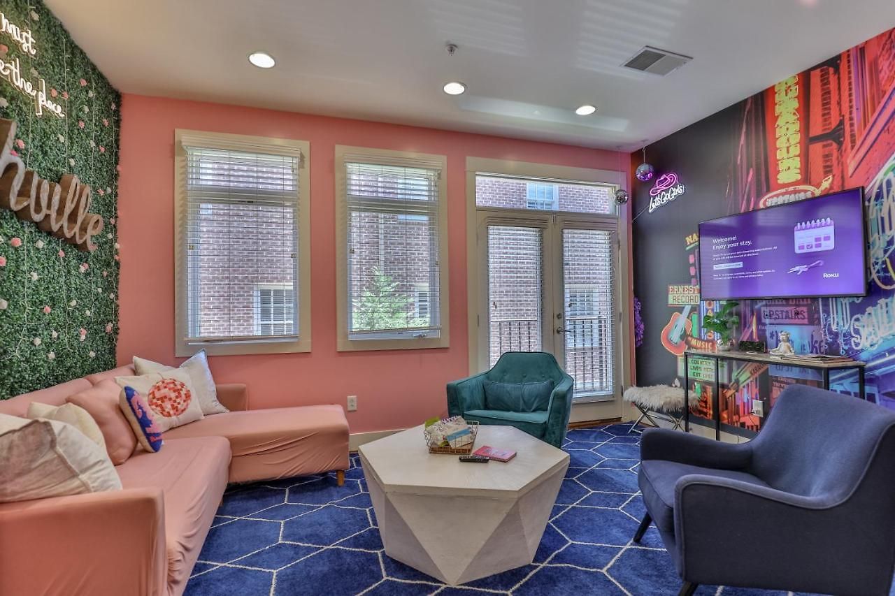 Apartment Spacious 3-story West End | Free Garage Parking For 2 | Walk To Vanderbilt & Music Row Nashville