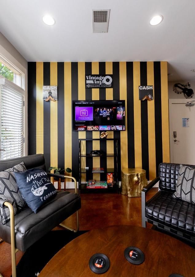 The Johnny Cash - Music Row District - Free Garage Parking - King Bed * Nashville