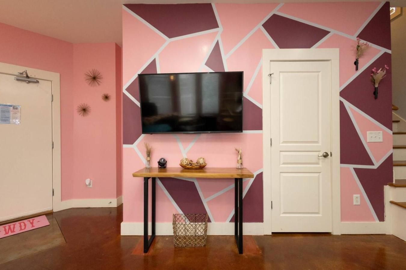 Pink Experience - West End Broadway & Restaurants *