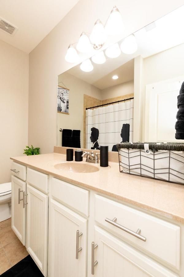 Apartment The Johnny Cash - Music Row District - Free Garage Parking - King Bed *