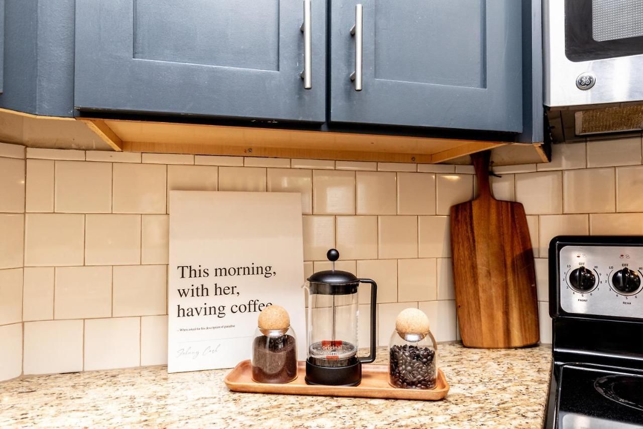 Apartment The Johnny Cash - Music Row District - Free Garage Parking - King Bed *
