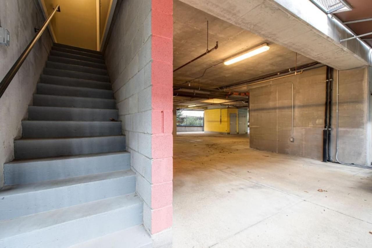 The Johnny Cash - Music Row District - Free Garage Parking - King Bed Apartment *