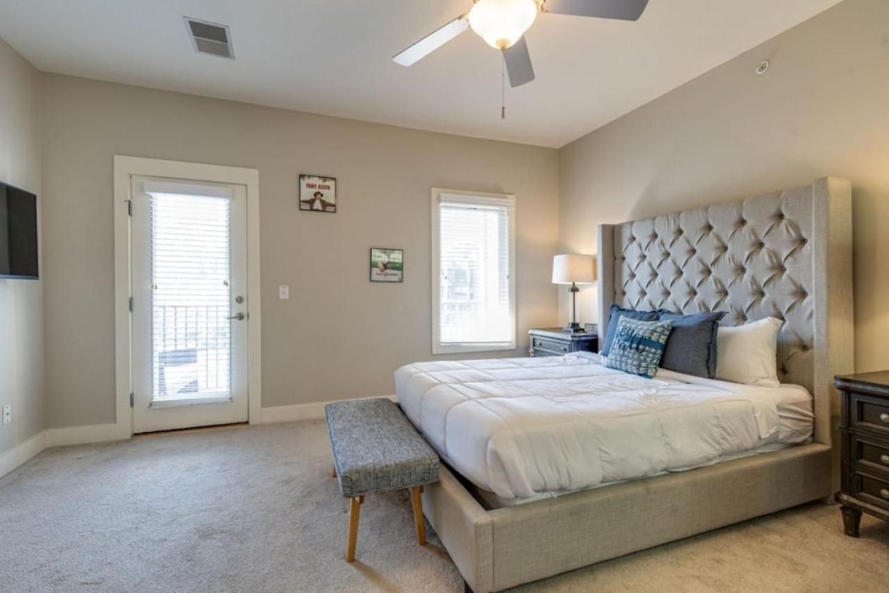 Modern 3-story West End - Free 2-car Garage * Nashville