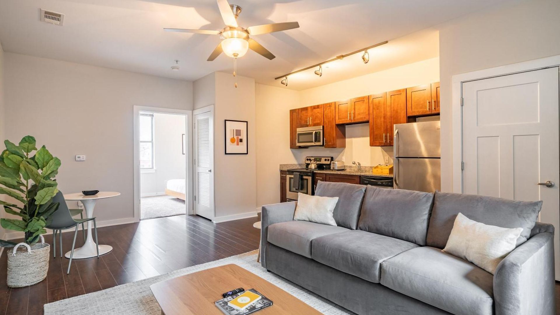 Cozysuites At Music Row Apartment *