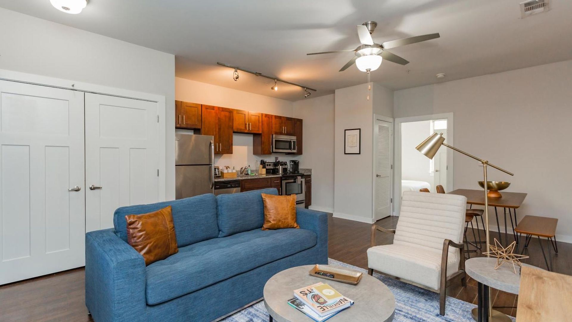 Cozysuites At Music Row Apartment