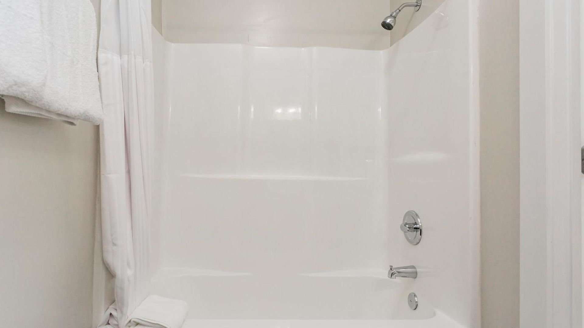 Cozysuites At Music Row Apartment