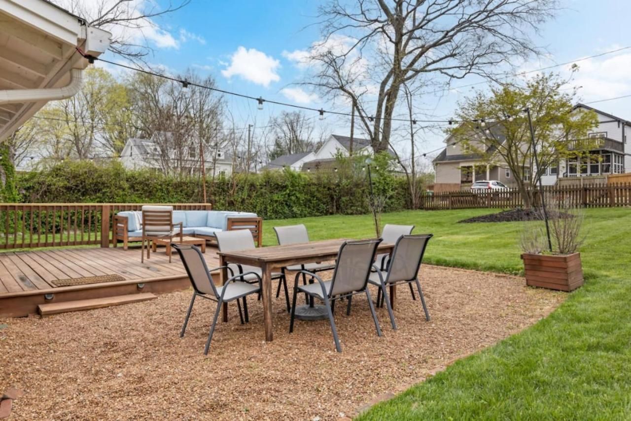 Space Cowboy And Firepit Huge Yard Close2downtown Holiday home *