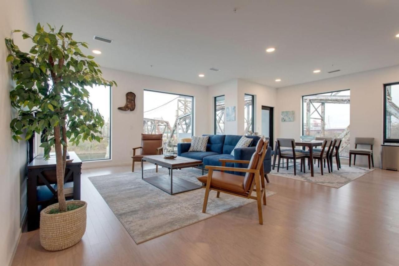 Apartment The Riverfront Vip - Walk To Broadway & Nissan Stadium - Free Garage Nashville