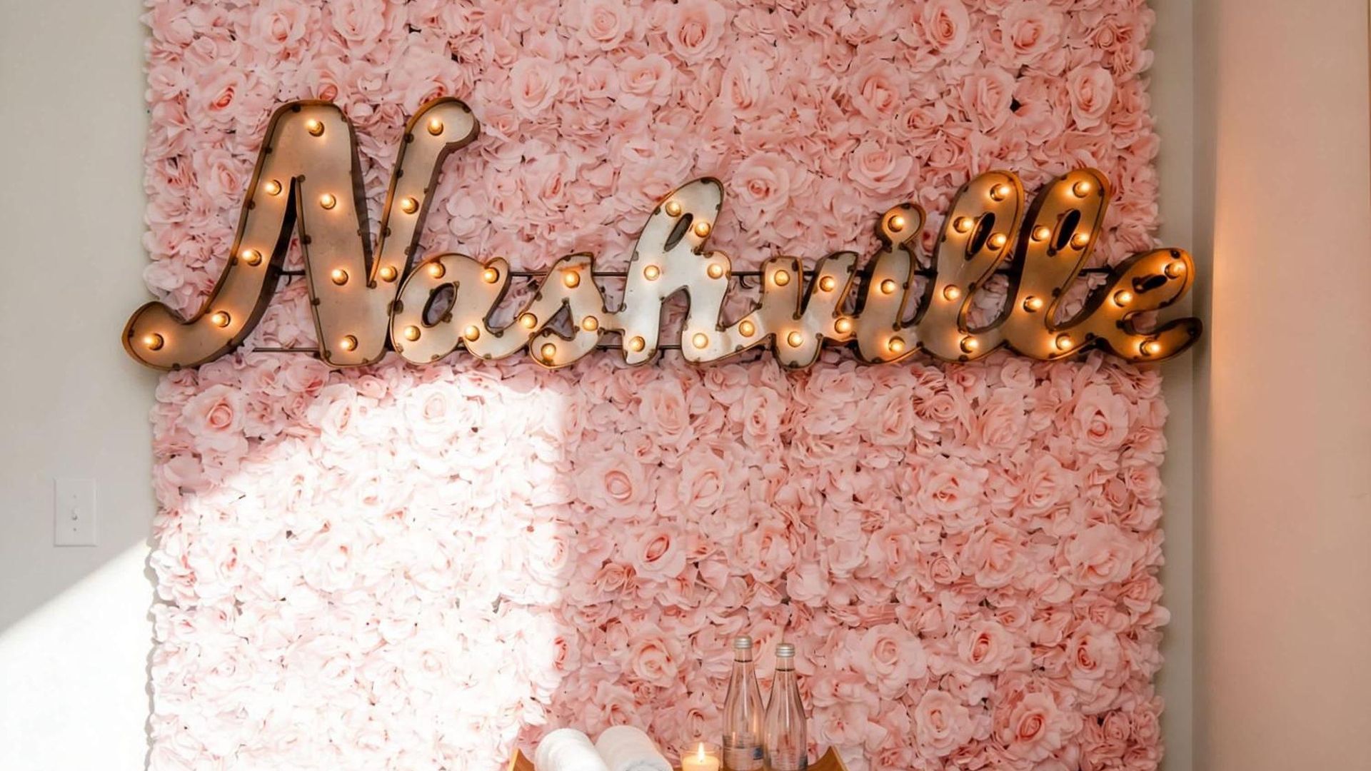 New Dollys Dream 12 Beds Downtown Nash Opry Karaoke *