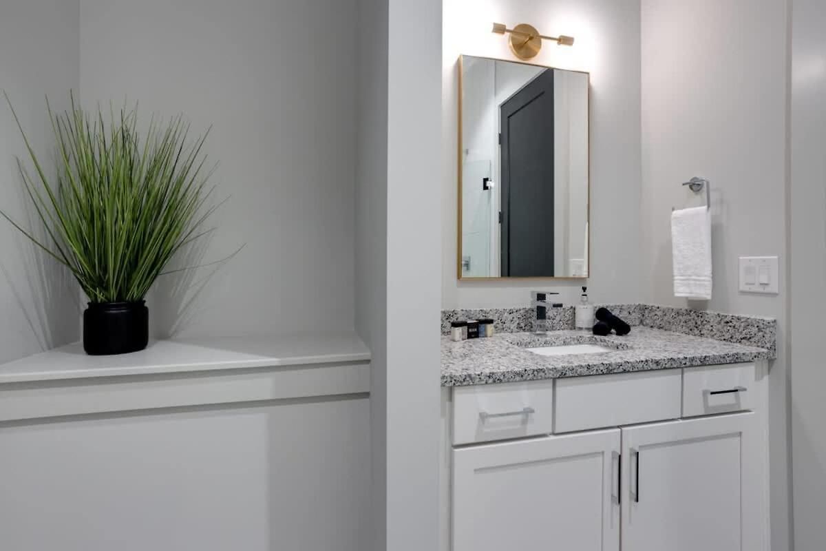 New East Oasis 13beds Roofdeck Free Parking Holiday home Nashville
