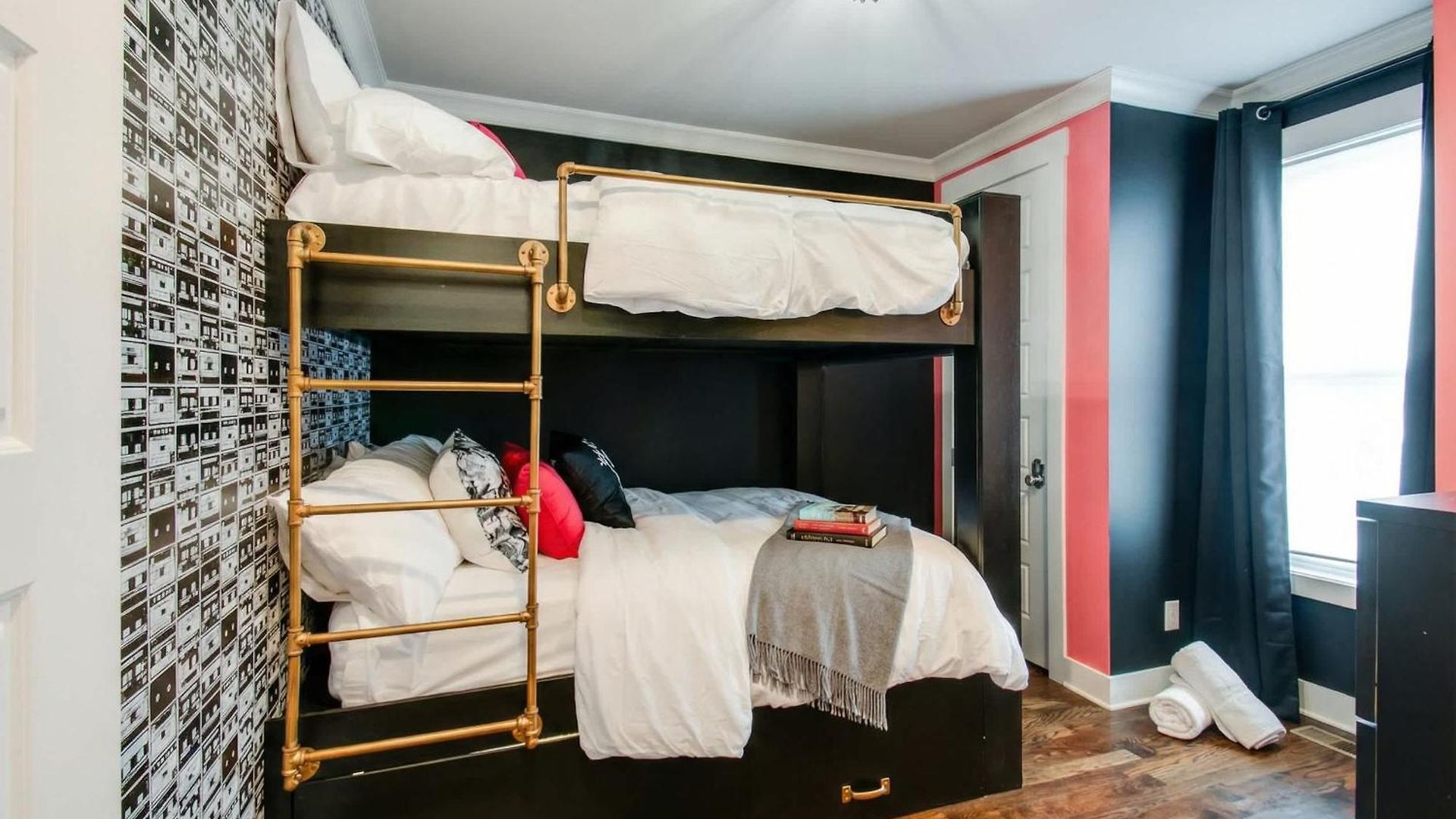 Holiday home Close To The Gulch - Book Today