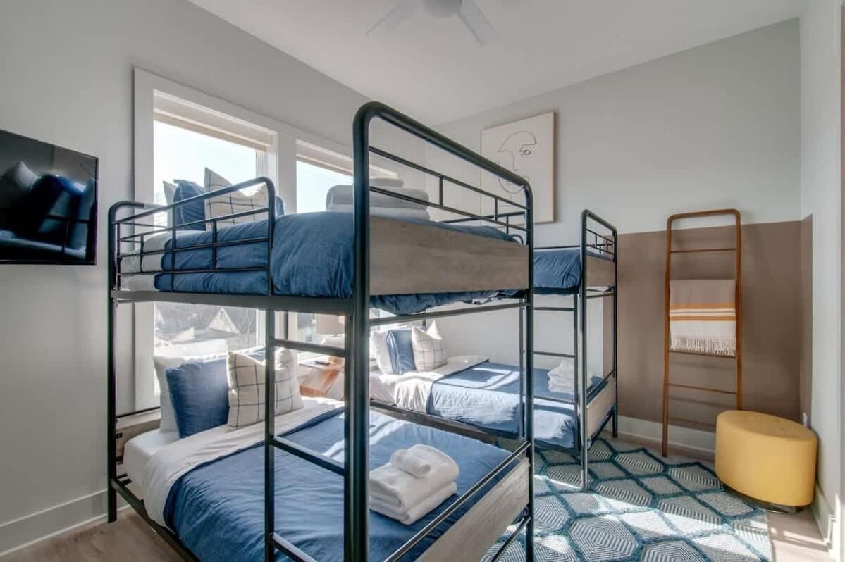 East Nash Lux - 13 Beds & Views Nashville