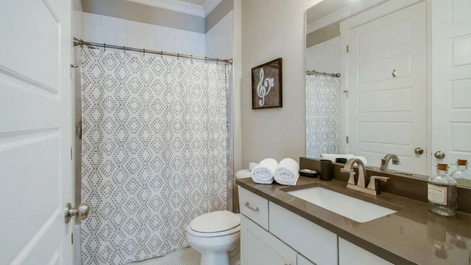 Close To The Gulch - Book Today *