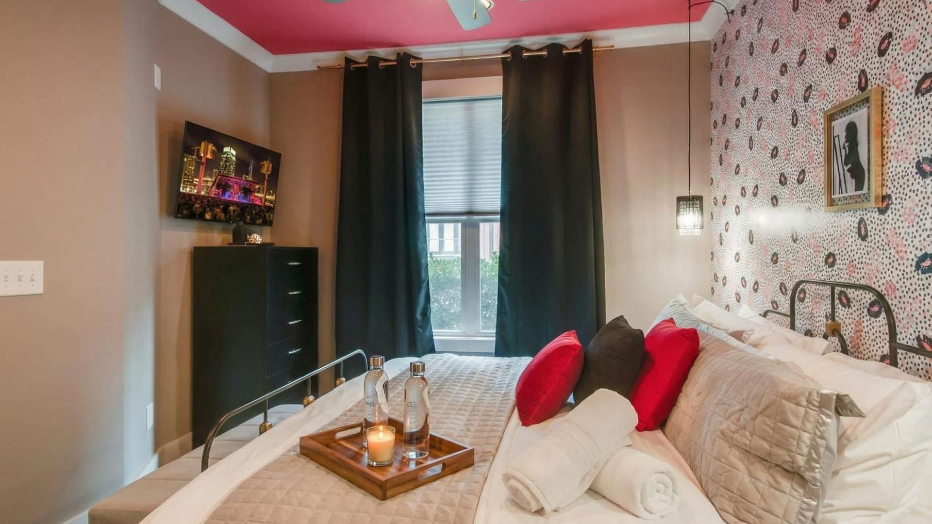 Close To The Gulch - Book Today
