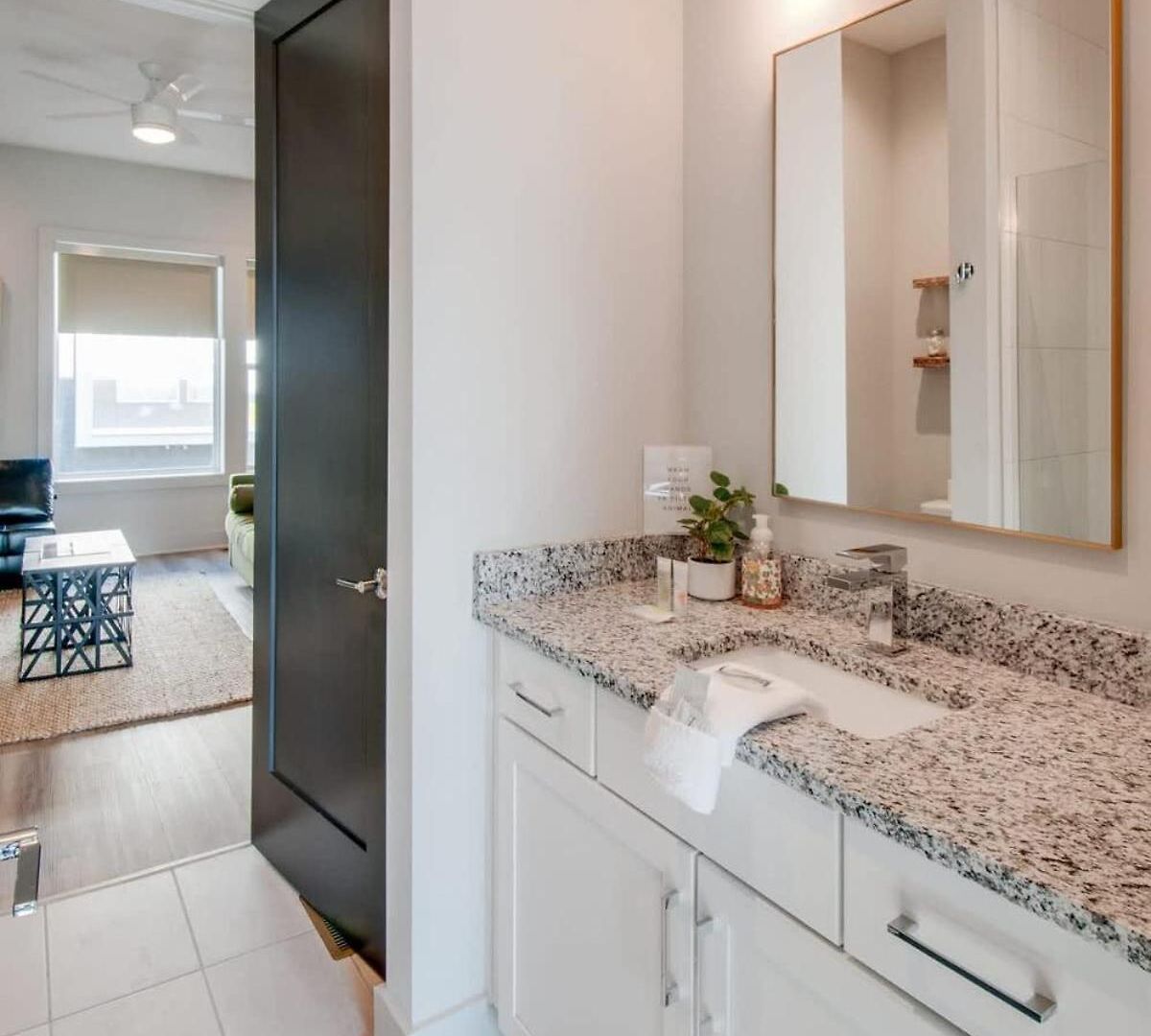 East Nash Lux - 13 Beds & Views Nashville