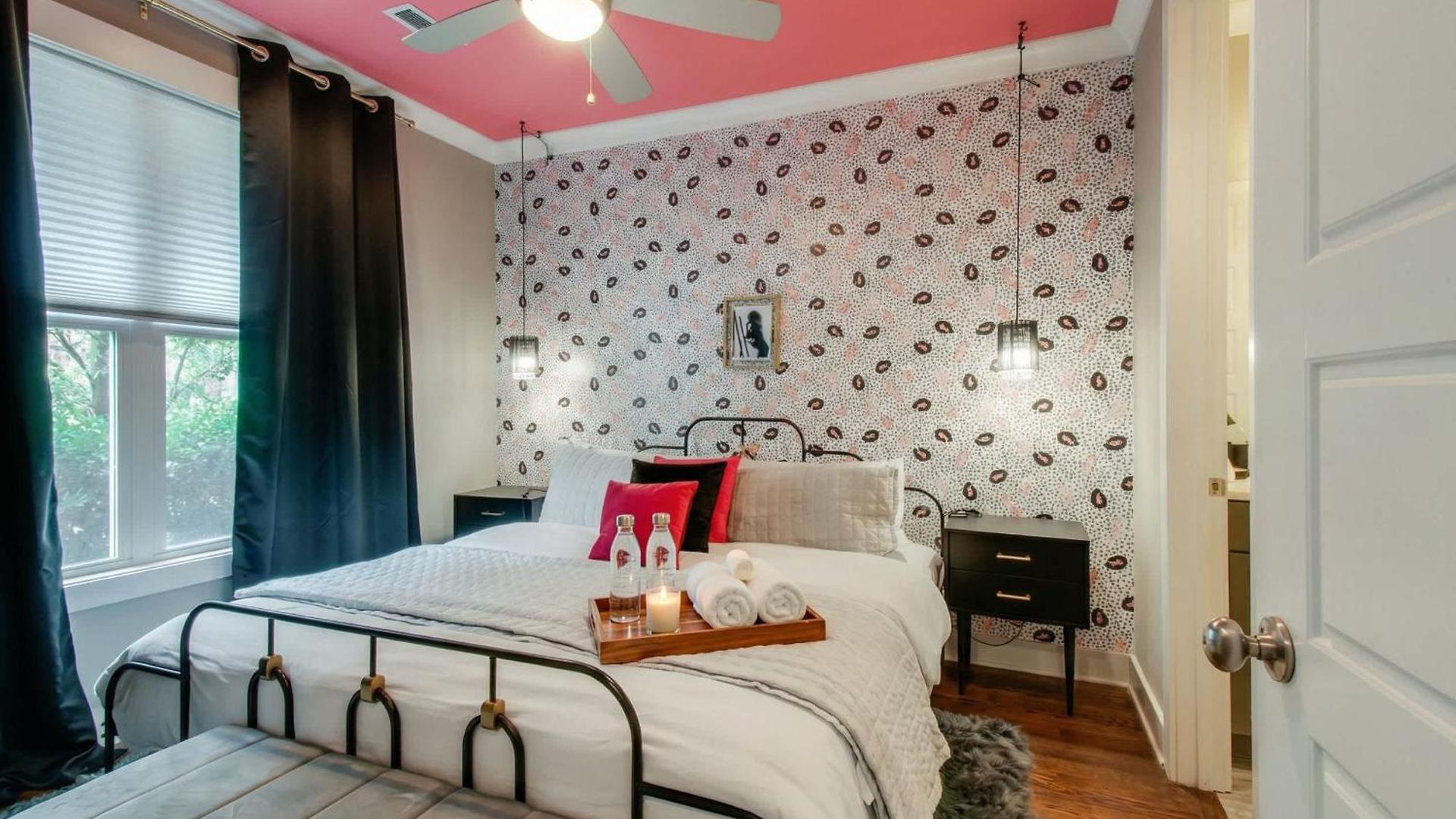Close To The Gulch - Book Today * Nashville