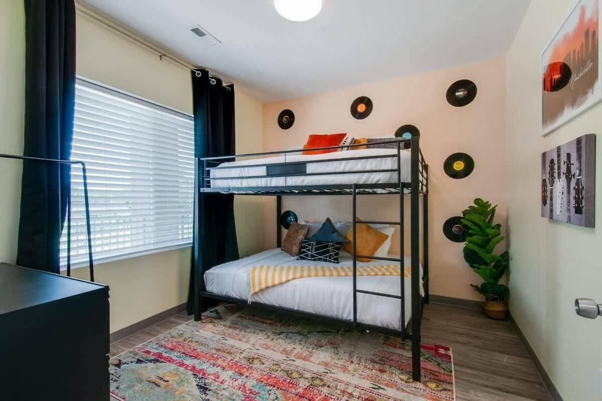 New 4 Bedroom Near Dt Walk To Restaurants * Nashville