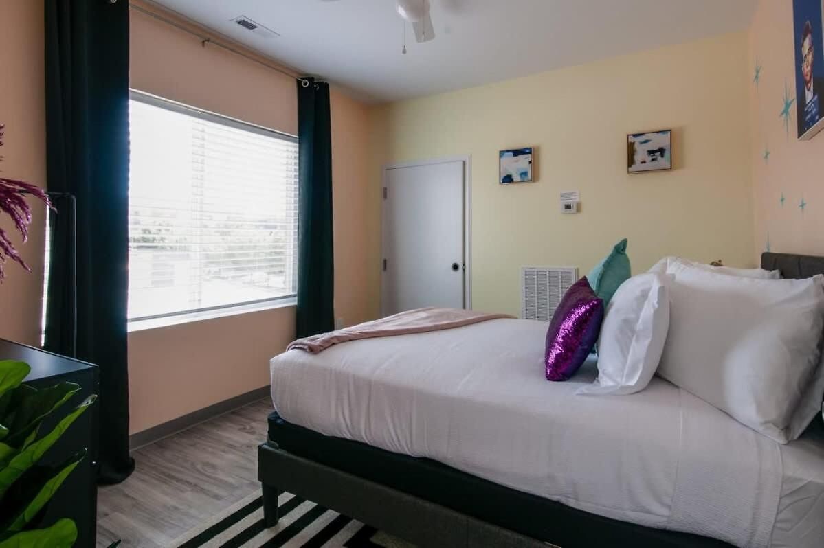 Apartment New 4 Bedroom Near Dt Walk To Restaurants Nashville