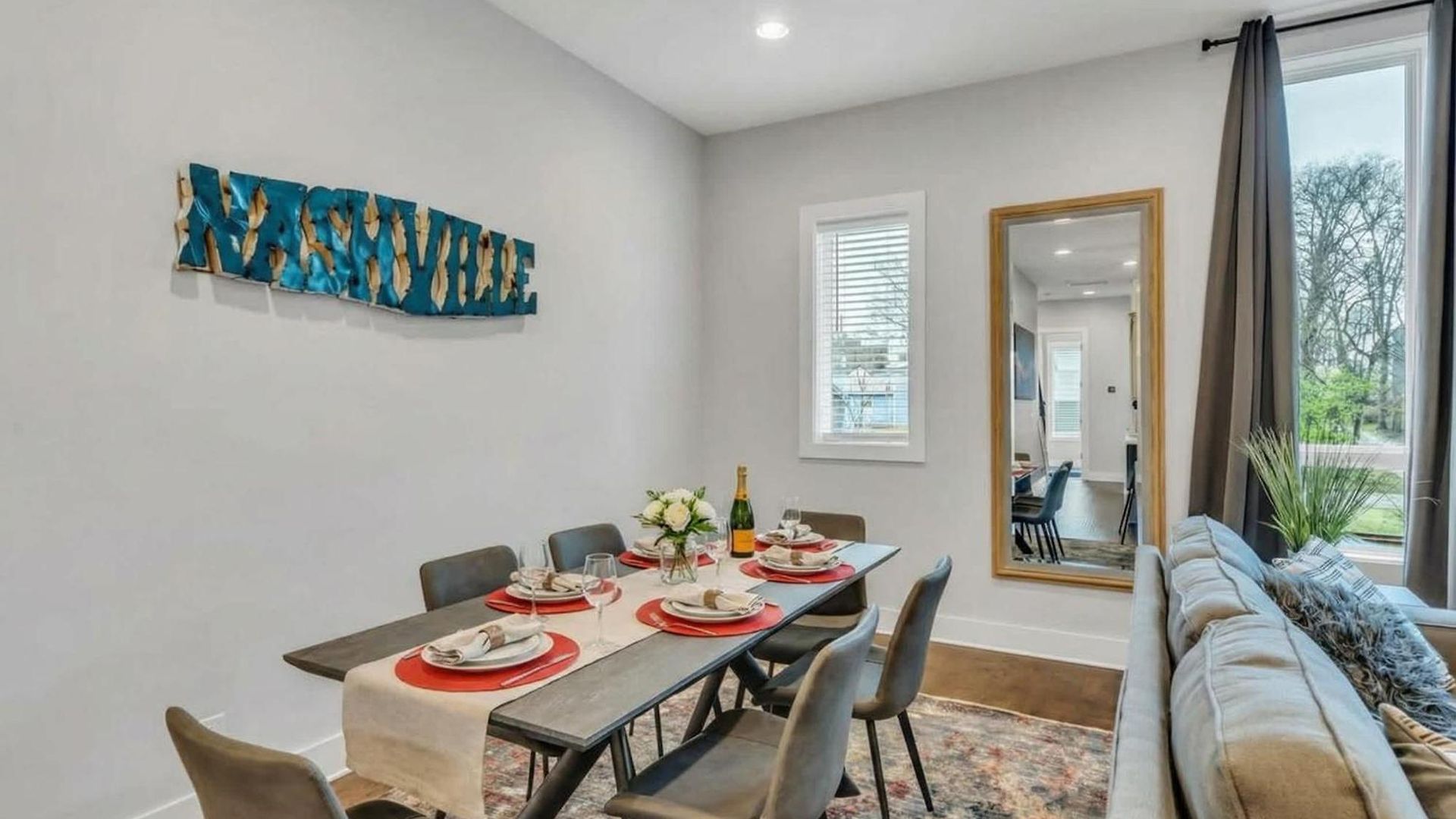 New Luxe 4br 12 Beds - Roofdeck Views - Chefs Kitchen