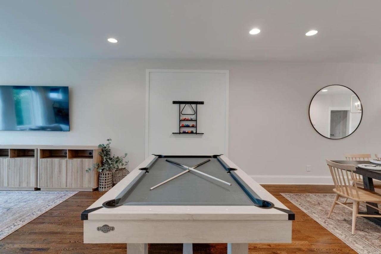 Unforgettable Townhome-close To Broadway-10 Beds! Holiday home