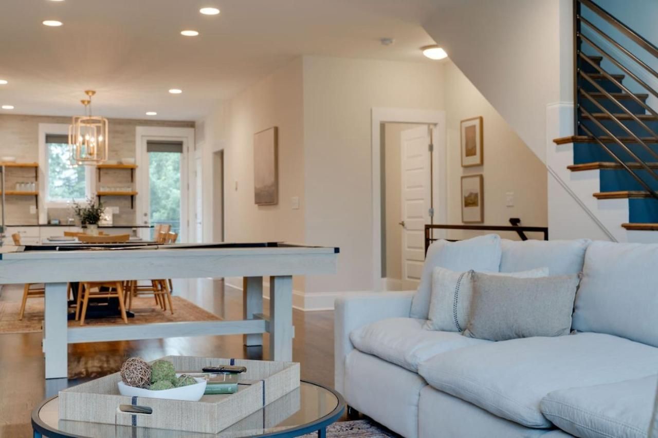Unforgettable Townhome-close To Broadway-10 Beds! Holiday home *