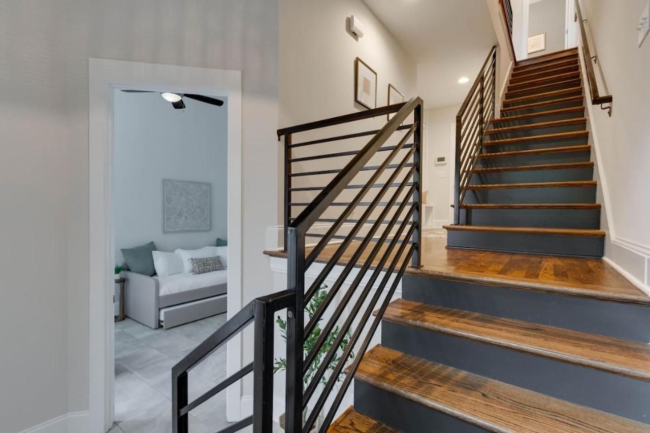 Unforgettable Townhome-close To Broadway-10 Beds! Holiday home