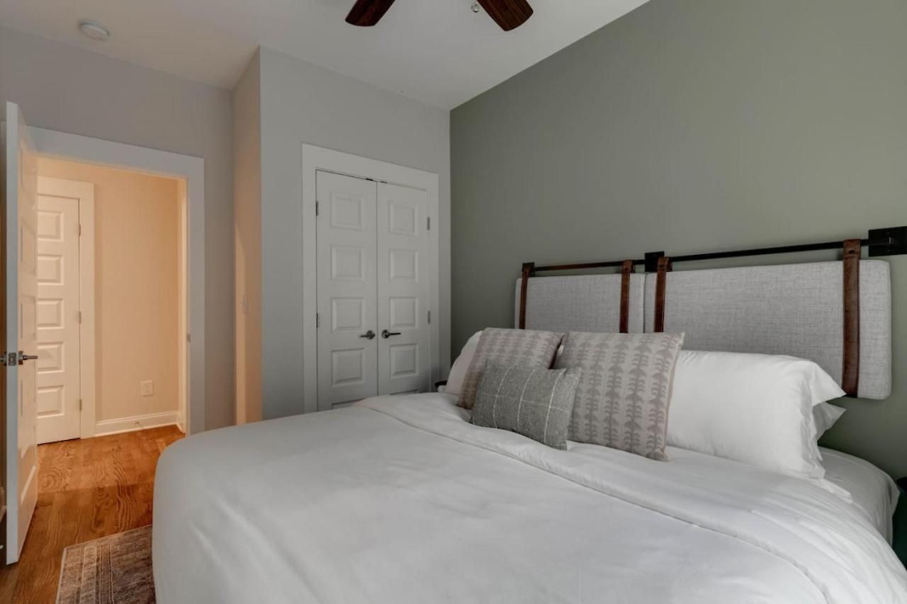 Holiday home Unforgettable Townhome-close To Broadway-10 Beds! *