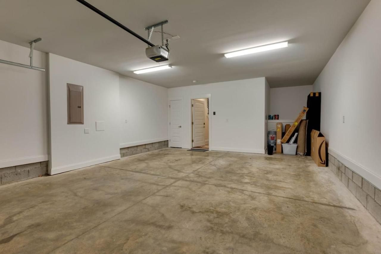 Unforgettable Townhome-close To Broadway-10 Beds!