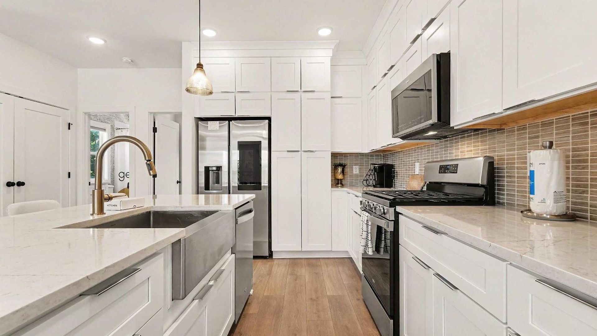 Beautiful Balcony Sleeps 12 4 Miles From Broadway Holiday home Nashville