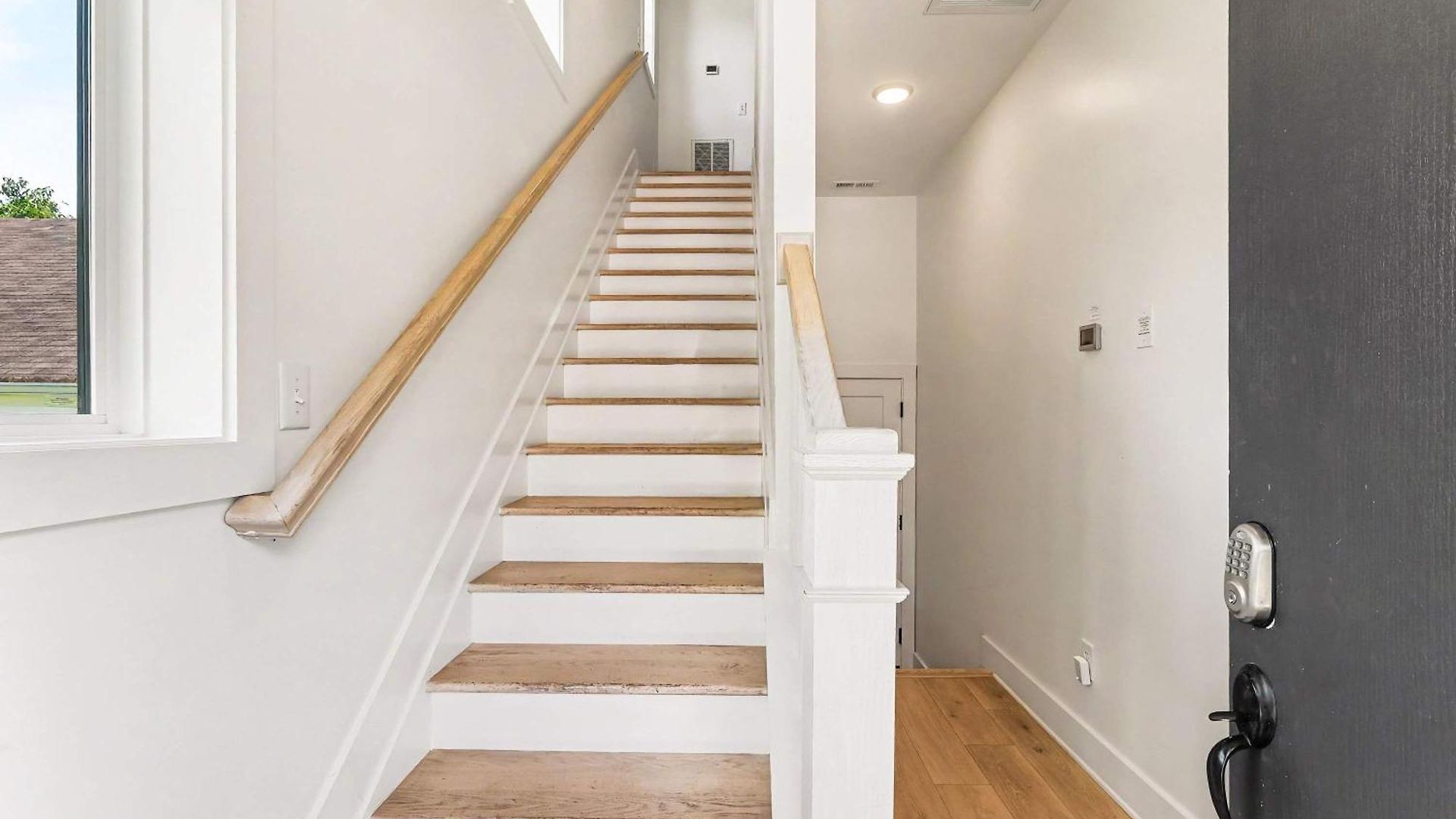 Holiday home Beautiful Balcony Sleeps 12 4 Miles From Broadway Nashville