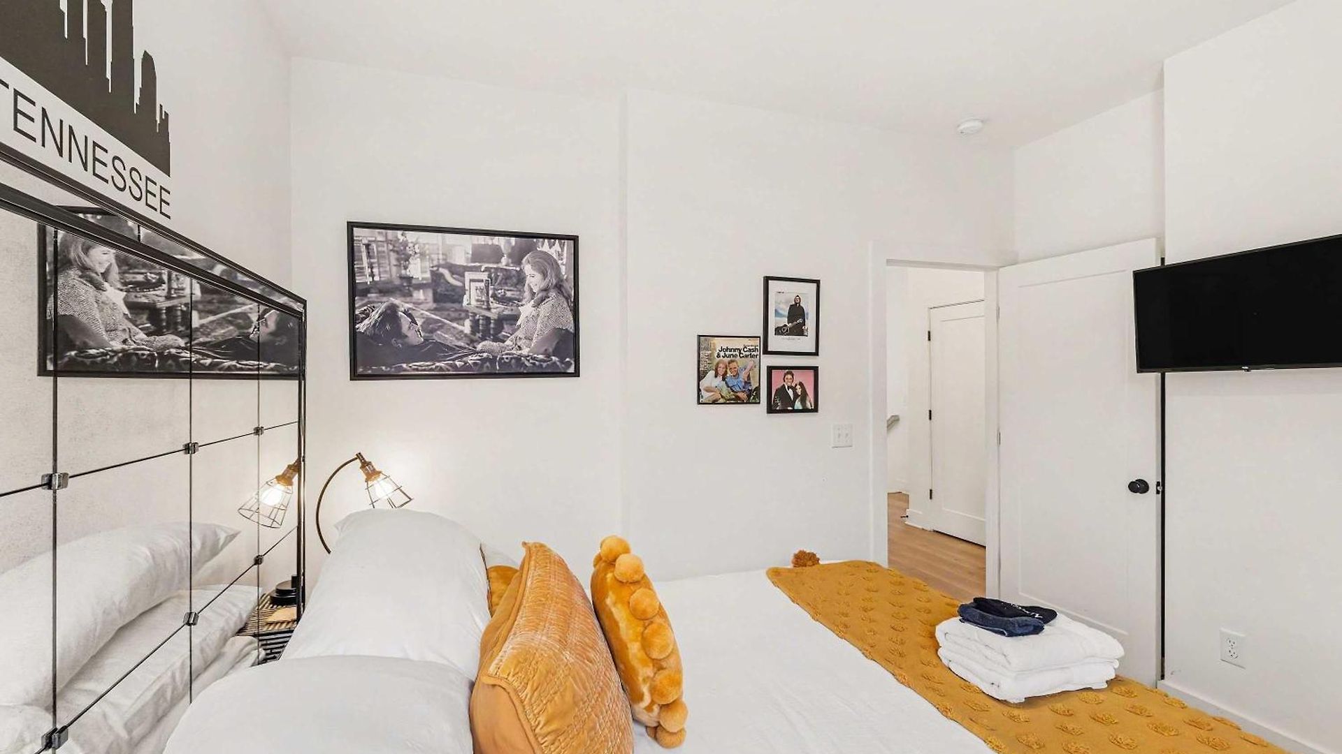Holiday home Beautiful Balcony Sleeps 12 4 Miles From Broadway