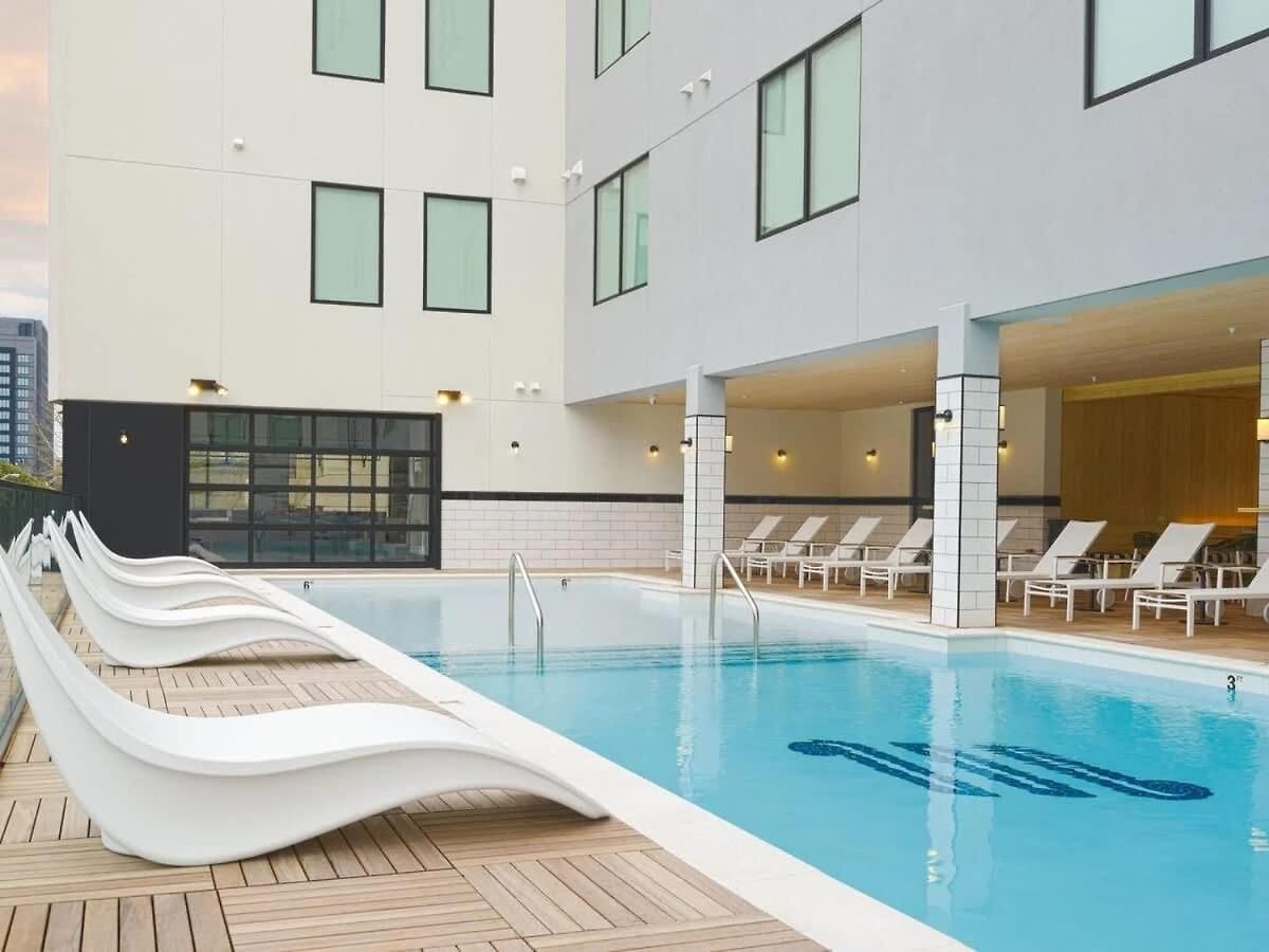 Vinyl - Rooftop Pool - Gym - On Music Row Holiday home