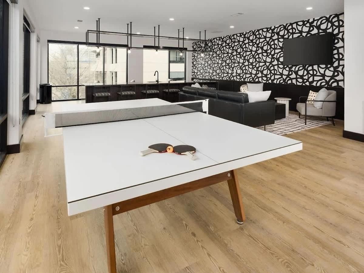Vinyl - Rooftop Pool - Gym - On Music Row Holiday home