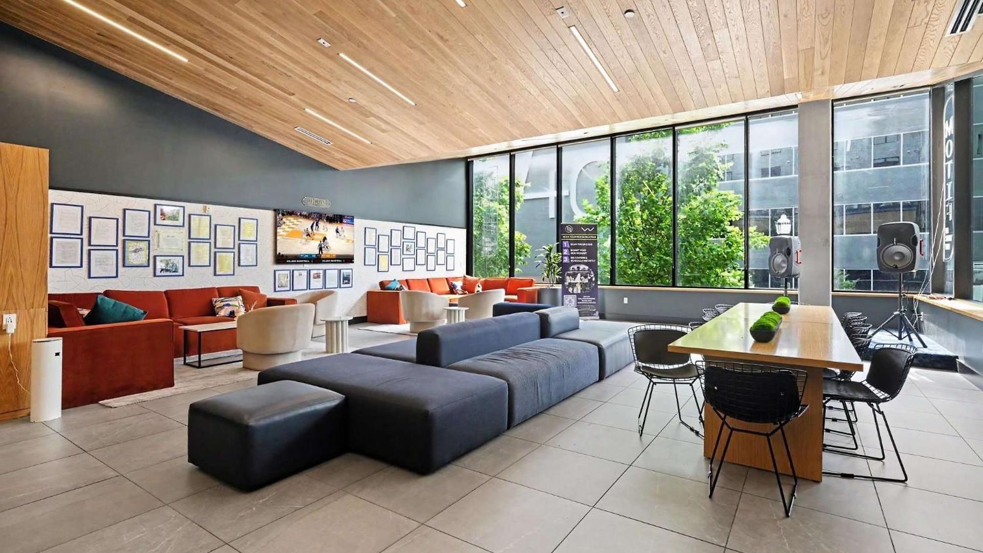 Vinyl - Rooftop Pool - Gym - On Music Row