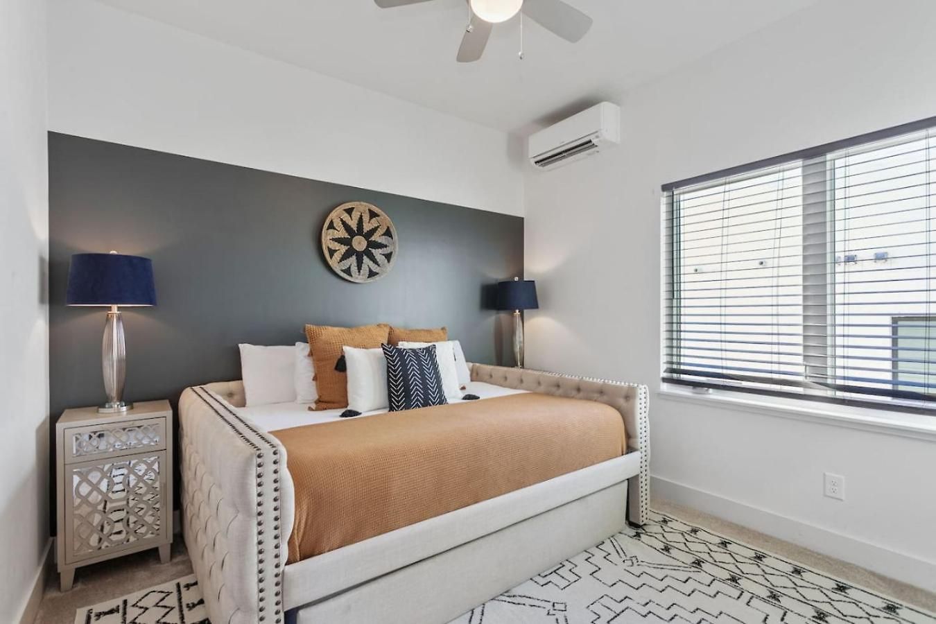 East Nash 3br/3.5ba | Rooftop Fire Pit + Views Nashville