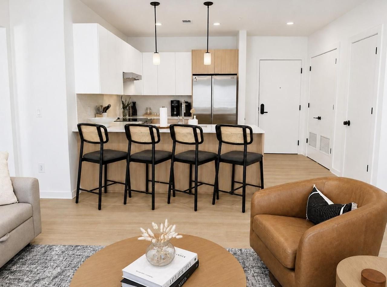 Layla's Downtown Nash Retreat | Walk To Broadway - Pool, Gym, Private Balcony, And More! Holiday home Nashville