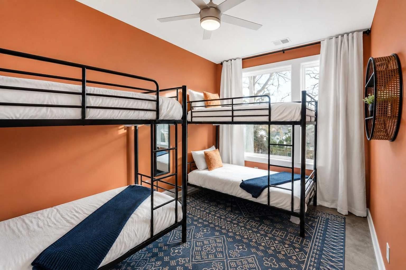 Huge Roof Deck With Games 10 Mins To Broadway *