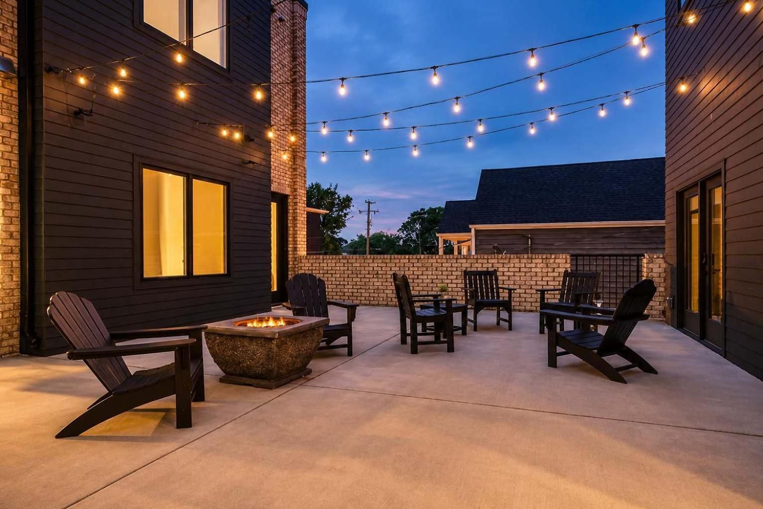 Holiday home 2 West End Homes With Stunning Rooftop Views