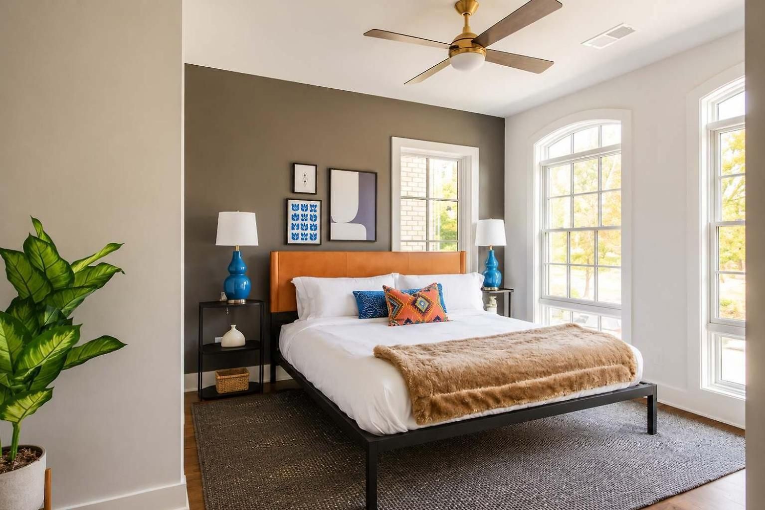 Holiday home Stylish West End With Rooftop & Patio *