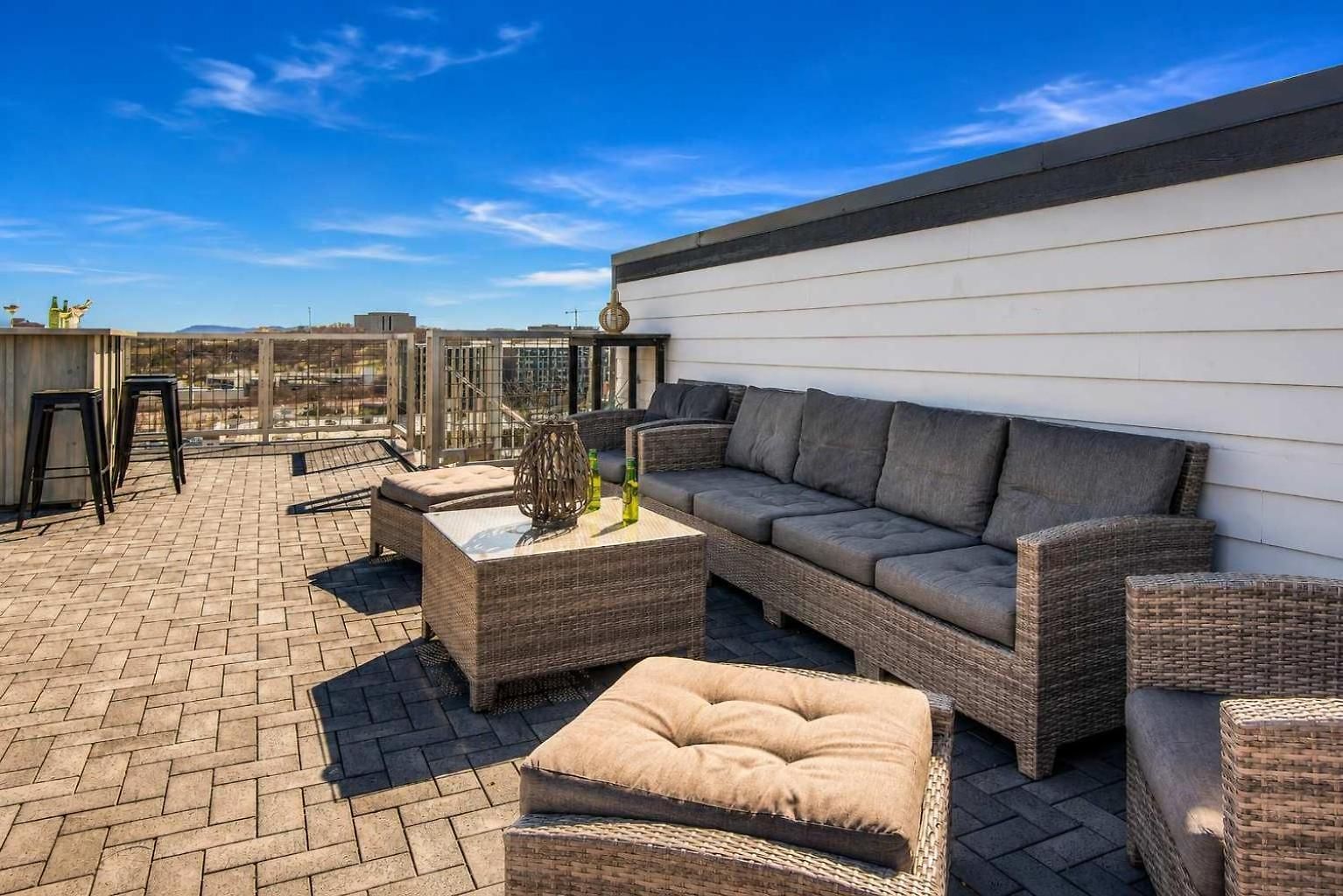 Spectacular Double Rooftop 7 Mins To Broadway