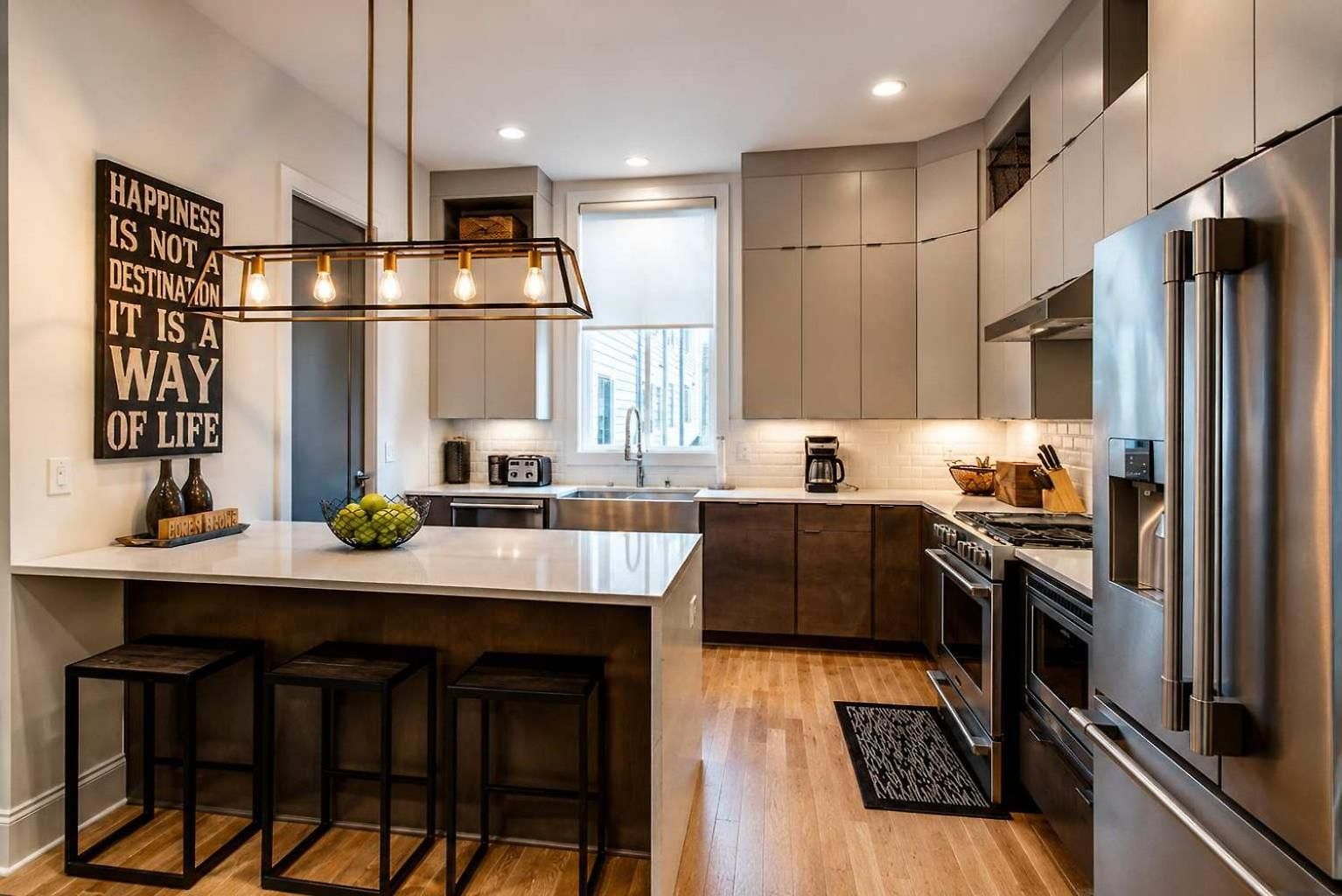 5 Min Uber To Downtown - 2 Car Gargage - Rooftop Holiday home