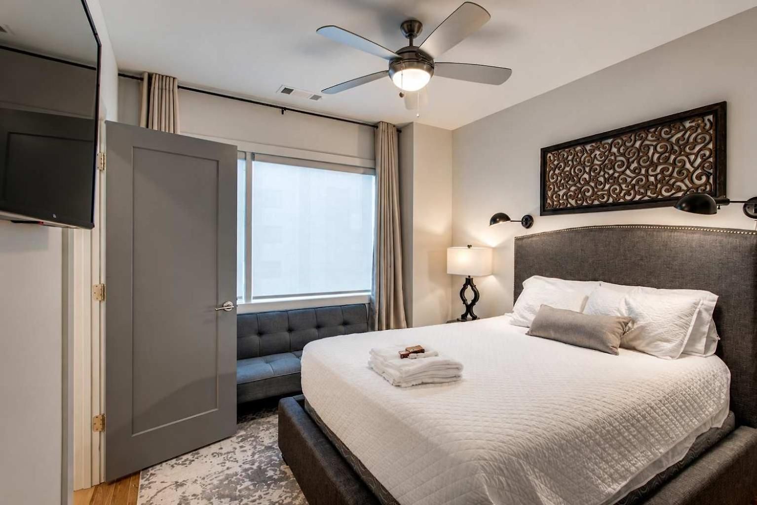 Two Homes - Accommodates 24 Guests * Nashville