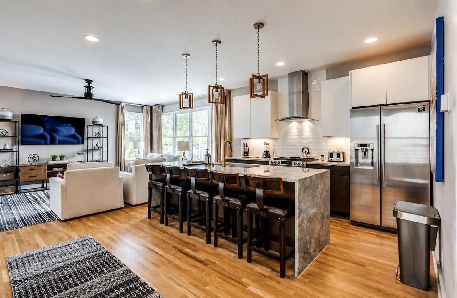 Spacious Close To Belmont Rooftop Holiday home Nashville