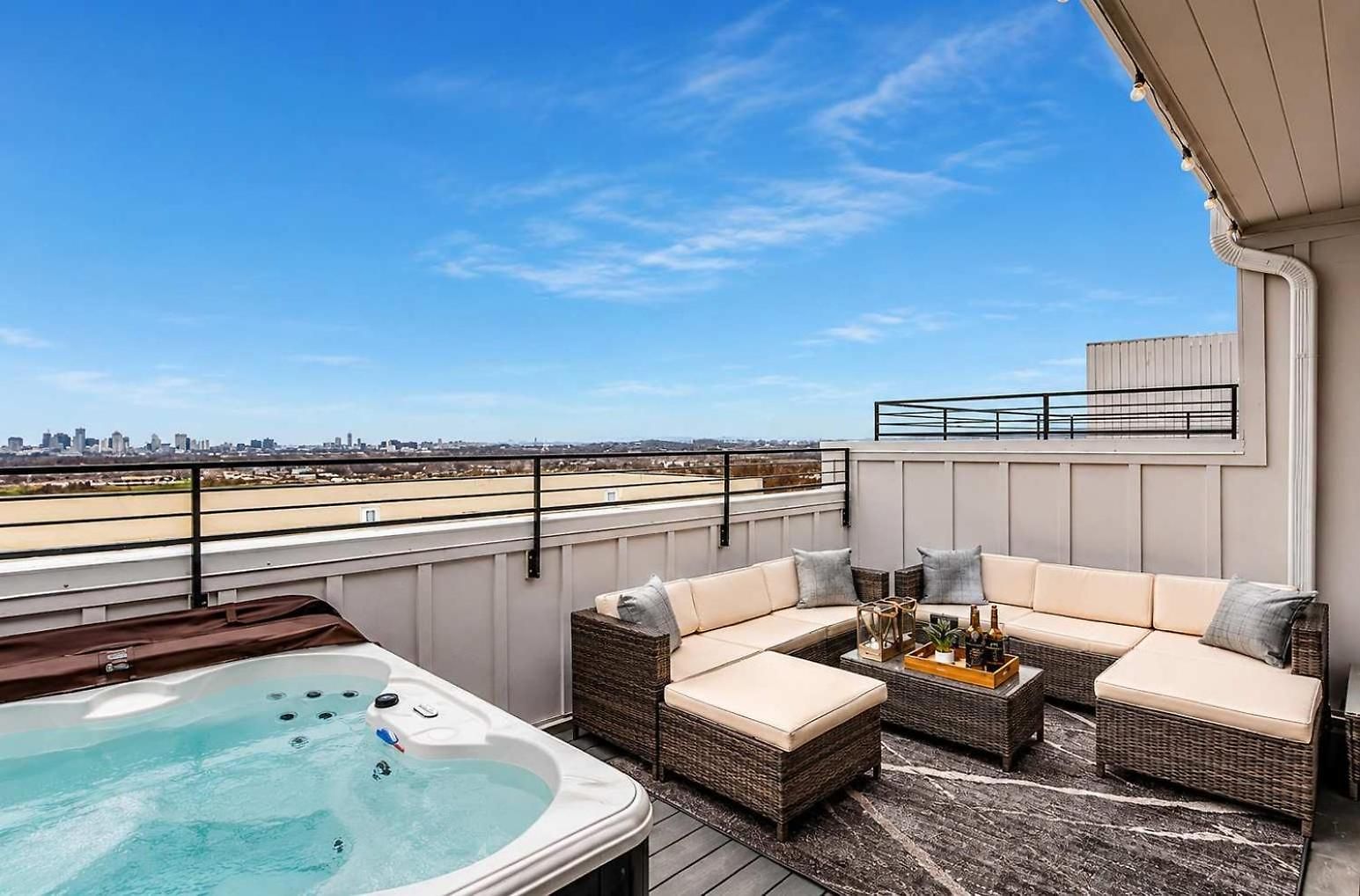 2 Homes Hot Tubs Sleeps Up To 24 Holiday home *