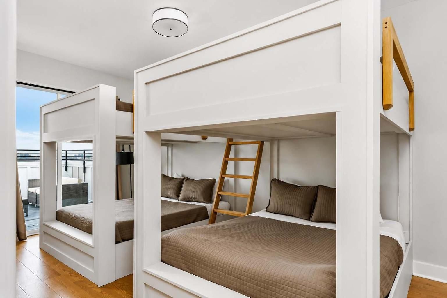 2 Homes Hot Tubs Sleeps Up To 24 * Nashville