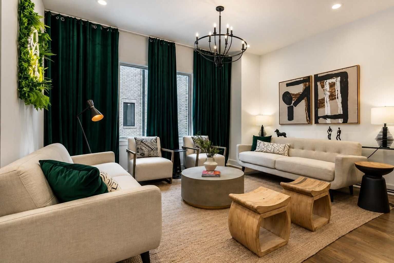 2 New Homes Near Vandy & 3 Min To Bars *